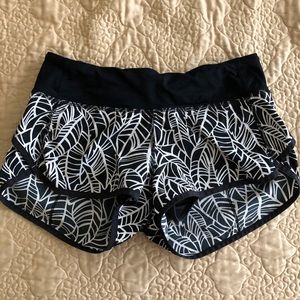 Patterned Lululemon speeds